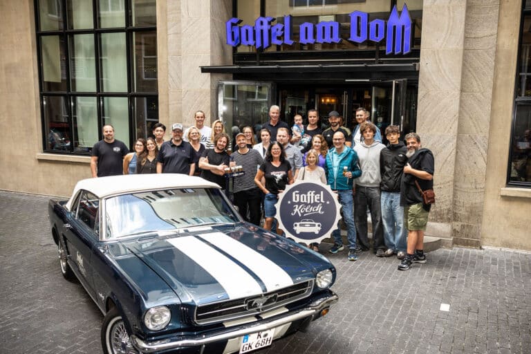 Übergabe des legendären Ford Mustang im Gaffel am Dom