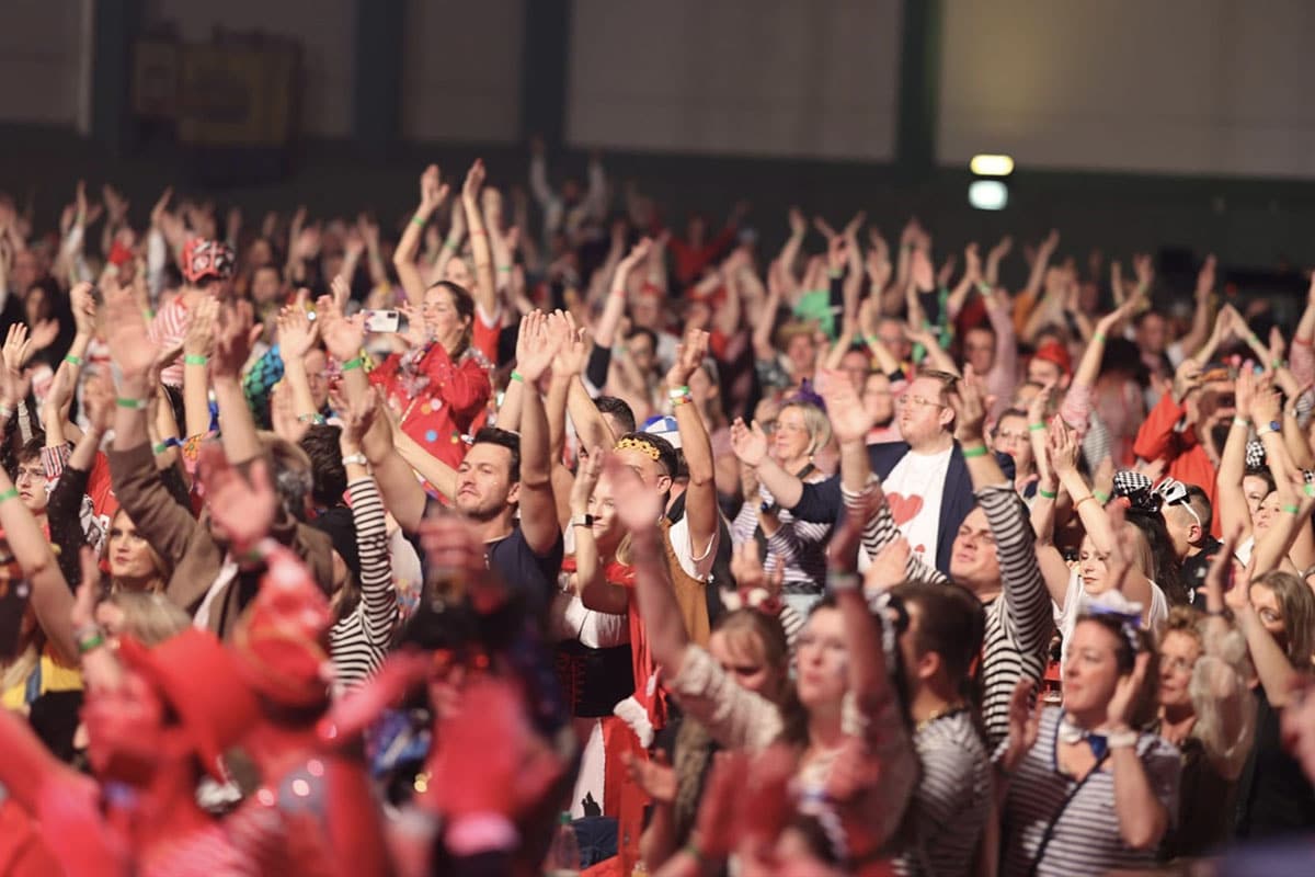 Jeck sin, lache, Musik mache – Eifeler Karneval mit kölschem Herzblut