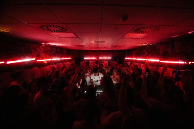 BUNT. bringt die FC Kabine zum Beben – und wir waren mittendrin